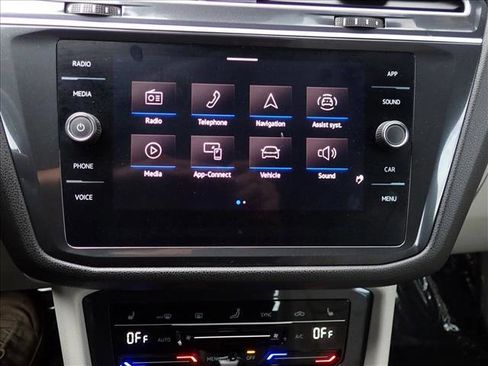 Used 2024 Volkswagen Tiguan SE R-Line AWD/4WD image 21