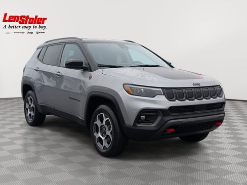 Used 2022 Jeep Compass Trailhawk w/ Trailhawk Elite Group image 7