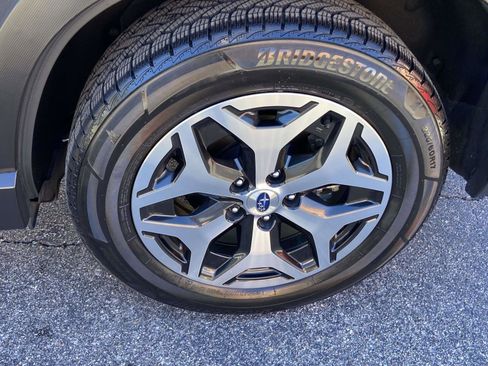 Used 2024 Subaru Forester Premium image 32