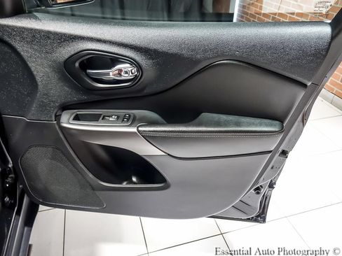 Used 2021 Jeep Cherokee Limited AWD/4WD image 28