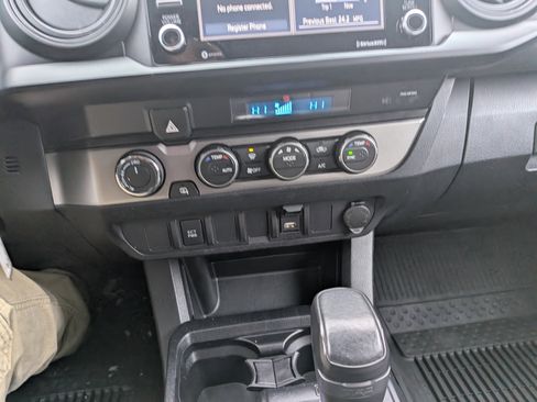 Used 2022 Toyota Tacoma SR image 18