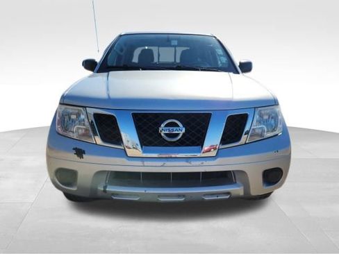 Used 2019 Nissan Frontier SV image 12