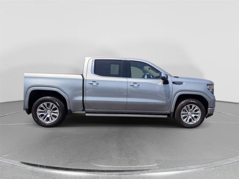 Used 2024 GMC Sierra 1500 Denali w/ Technology Package AWD/4WD image 6