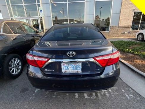 Used 2016 Toyota Camry LE w/ Moonroof Package FWD image 9