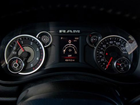 Used 2024 RAM 2500 Big Horn image 32