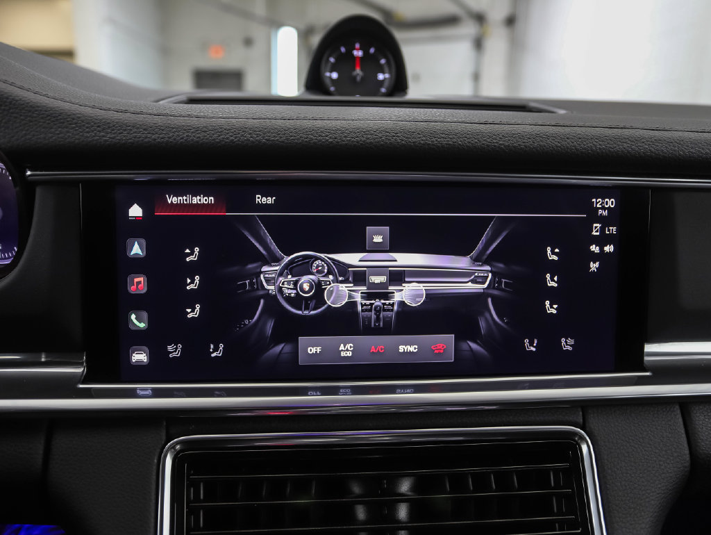 Used 2023 Porsche Panamera 4 Platinum Edition AWD/4WD image 19