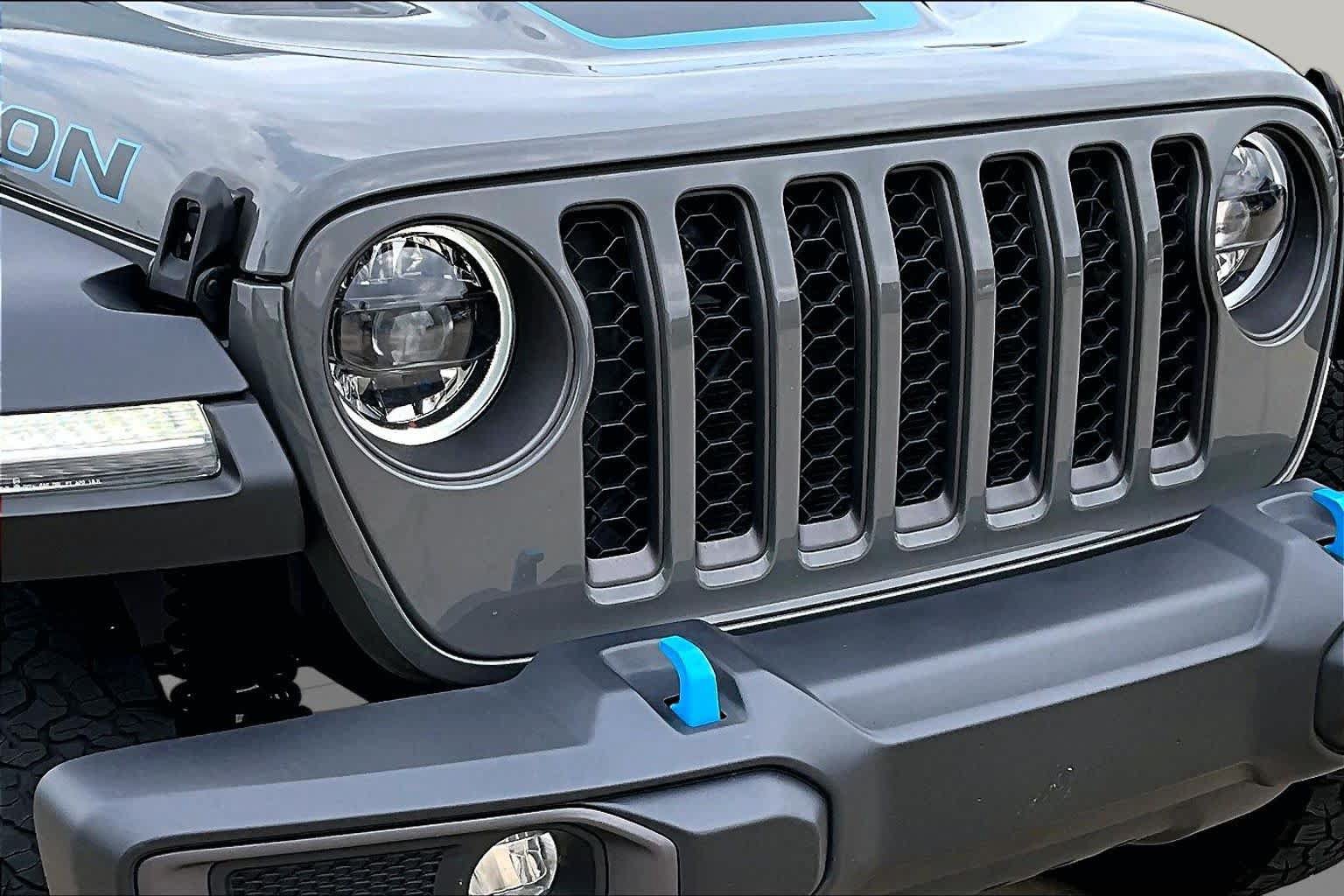 Used 2023 Jeep Wrangler Unlimited Rubicon 4xe w/ Cold Weather Group AWD/4WD image 27