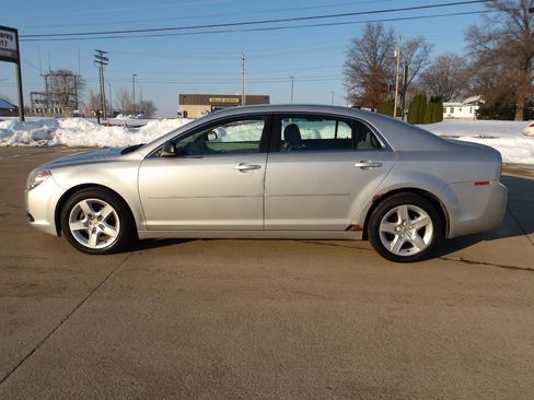Used 2010 Chevrolet Malibu LS image 9