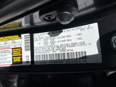 Used 2017 Toyota Tacoma TRD Off-Road w/ Tow Package (A/T) image 15