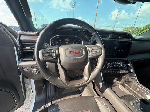 Used 2024 GMC Sierra 2500 AT4 w/ AT4 Premium Plus Package AWD/4WD image 16
