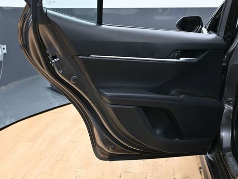 Used 2024 Toyota Camry SE image 34