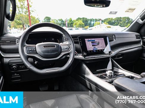 Used 2024 Jeep Wagoneer L Series II w/ Flexible Seating Group image 32