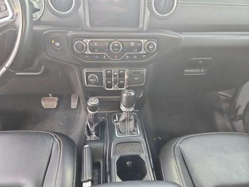 Used 2022 Jeep Wrangler Unlimited Sahara w/ Safety Group AWD/4WD image 11