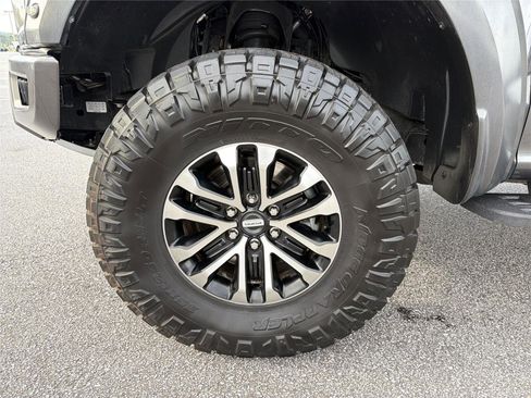 Used 2019 Ford F150 Raptor w/ Equipment Group 802A Luxury AWD/4WD image 10