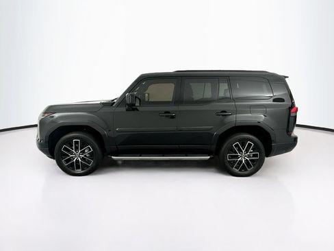 Used 2025 Lexus GX 550 w/ Cold Area Package AWD/4WD image 8
