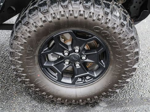 Used 2021 Jeep Gladiator Willys image 12