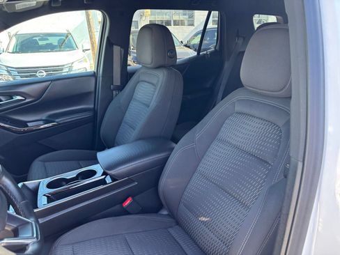 Used 2025 Chevrolet Equinox LT AWD/4WD image 28