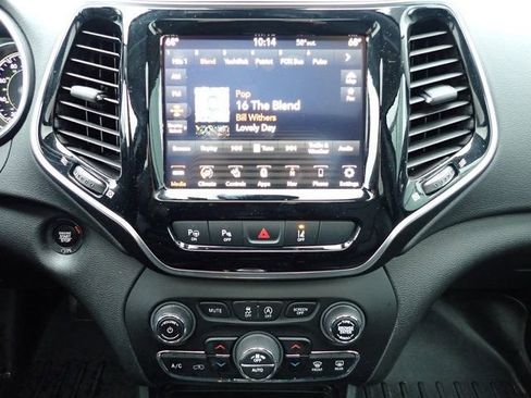 Used 2021 Jeep Cherokee Limited w/ Elite Package AWD/4WD image 14