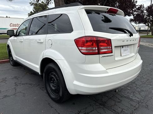 Used 2016 Dodge Journey SE w/ Flexible Seating Group image 9