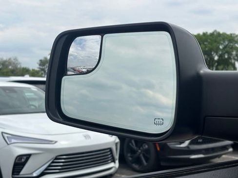 Used 2022 RAM 1500 Big Horn AWD/4WD image 32