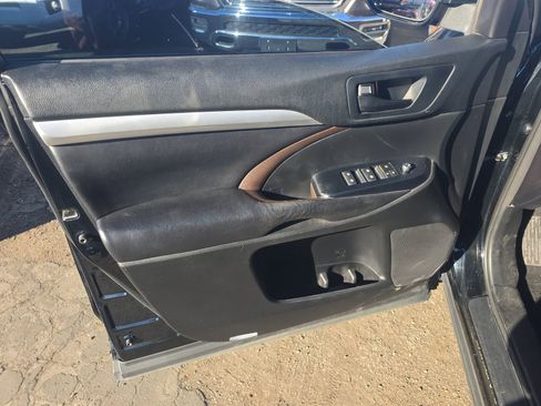 Used 2018 Toyota Highlander Plus image 9