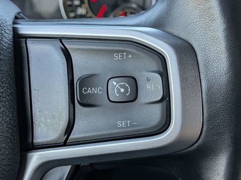 Used 2024 RAM 2500 Big Horn AWD/4WD image 28