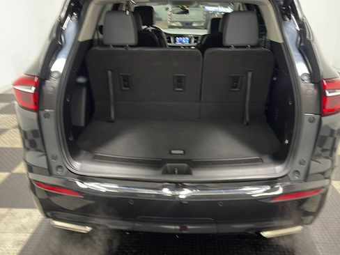 Used 2020 Buick Enclave Essence AWD/4WD image 18