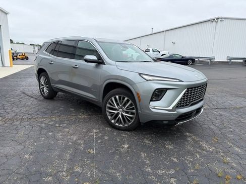 Used 2026 Buick Enclave Avenir w/ Super Cruise Package AWD/4WD image 7