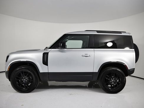 Used 2023 Land Rover Defender 90 S image 6