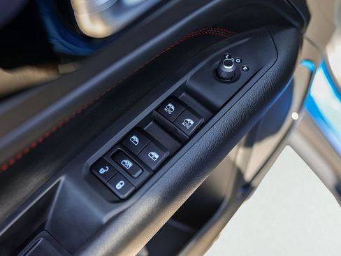 Used 2023 Jeep Compass Trailhawk w/ Trailhawk Convenience Group AWD/4WD image 24