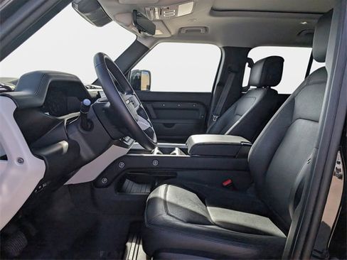 Used 2025 Land Rover Defender 130 S image 13