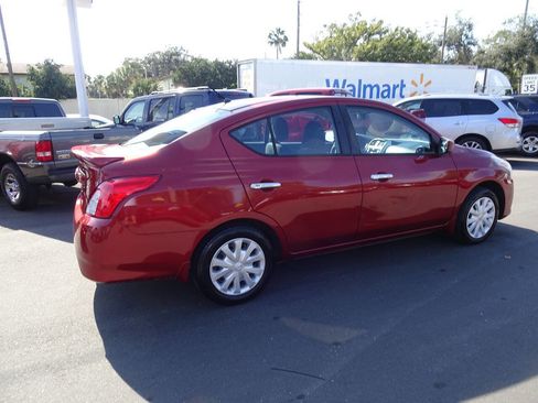 Used 2017 Nissan Versa SV image 3