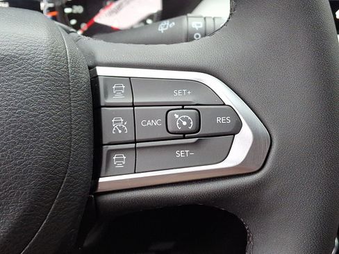 Used 2023 Jeep Compass Limited AWD/4WD image 22