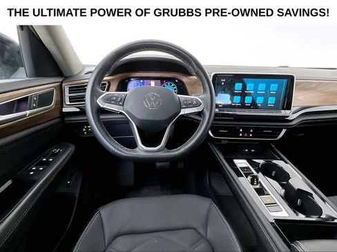 Used 2025 Volkswagen Atlas SE FWD image 7