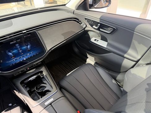 Used 2025 Mercedes-Benz E 450 4MATIC Sedan image 7