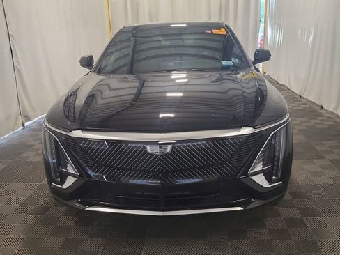 Used 2024 Cadillac Lyriq Luxury RWD image 3