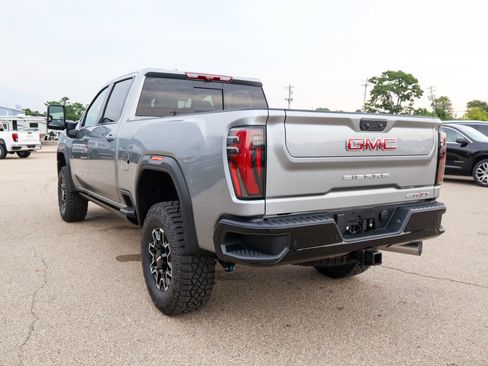 New 2026 GMC Sierra 2500 AT4X w/ LPO, Black Badging Package AWD/4WD image 32