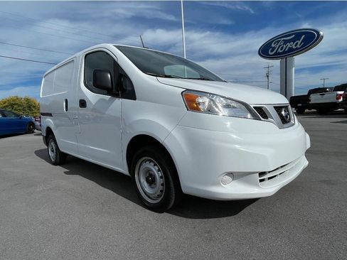 Used 2020 Nissan NV200 S w/ Back Door Glass Package FWD image 2