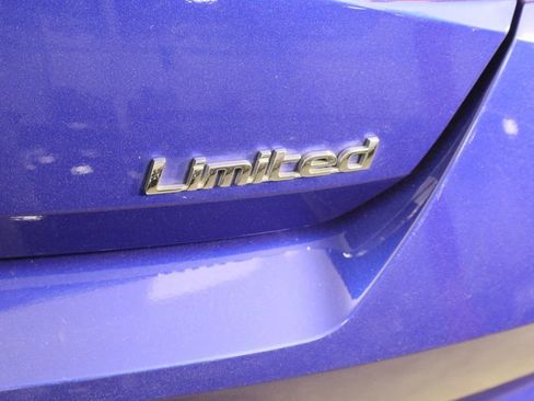 Used 2023 Hyundai Elantra Limited image 37