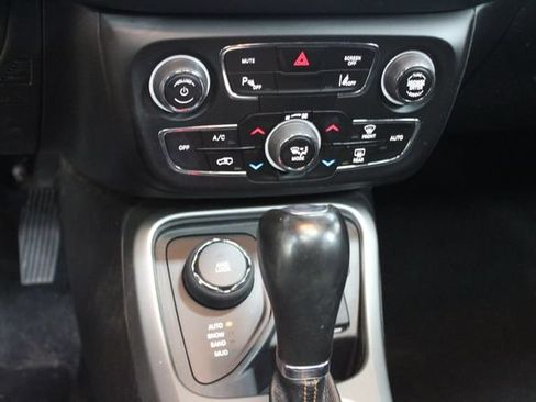 Used 2020 Jeep Compass Latitude AWD/4WD image 20