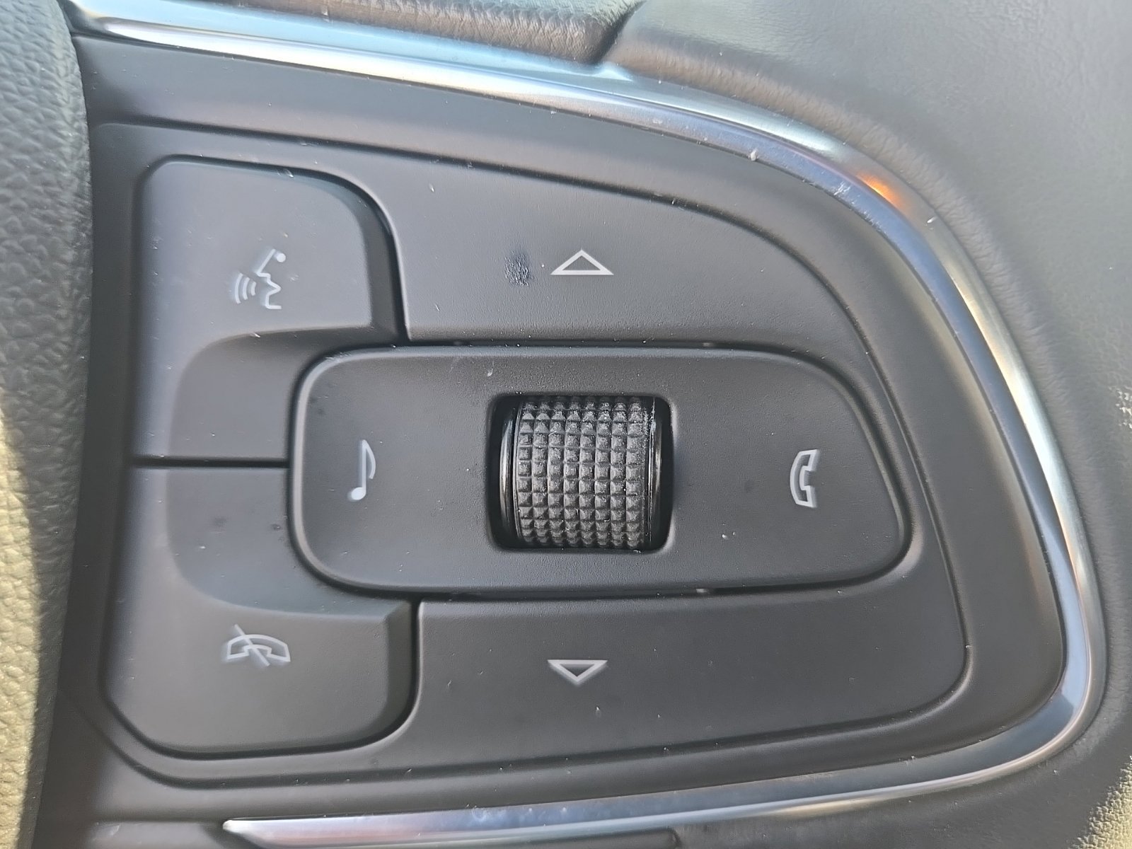 Used 2024 Buick Envista Sport Touring w/ Convenience I Package FWD image 20