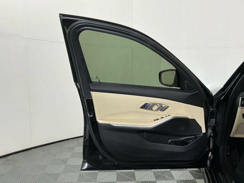 Used 2022 BMW 330i Sedan w/ Convenience Package RWD image 19