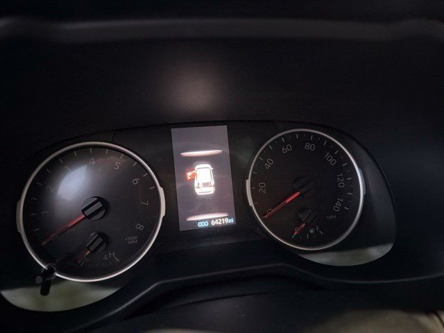 Used 2019 Toyota RAV4 XLE w/ Convenience Package FWD image 7
