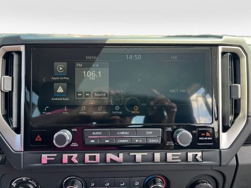 Used 2025 Nissan Frontier SV AWD/4WD image 17