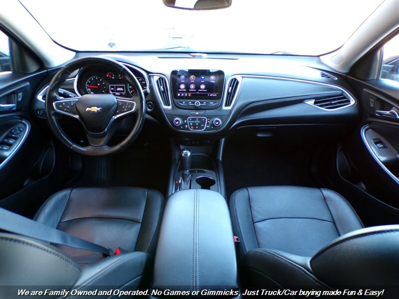 Used 2019 Chevrolet Malibu LT w/ Leather Package FWD image 33