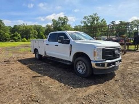 Used 2026 Ford F350 XL w/ FX4 Off-Road Package AWD/4WD image 5