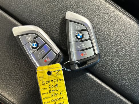 Used 2018 BMW 530e RWD image 28