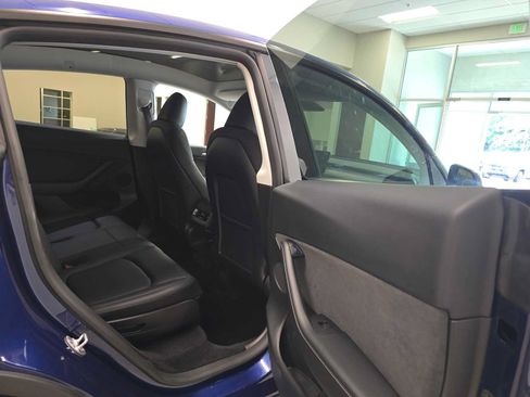 Used 2023 Tesla Model Y Long Range AWD/4WD image 31