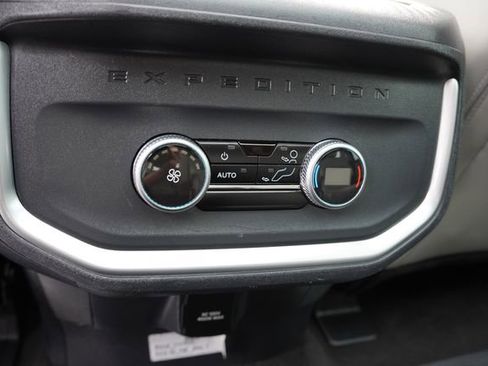Used 2025 Ford Expedition Active AWD/4WD image 21