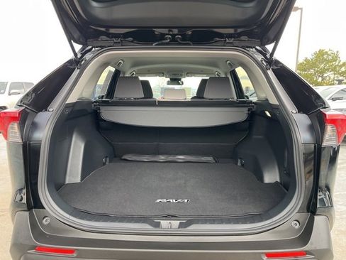 Used 2025 Toyota RAV4 XLE image 14